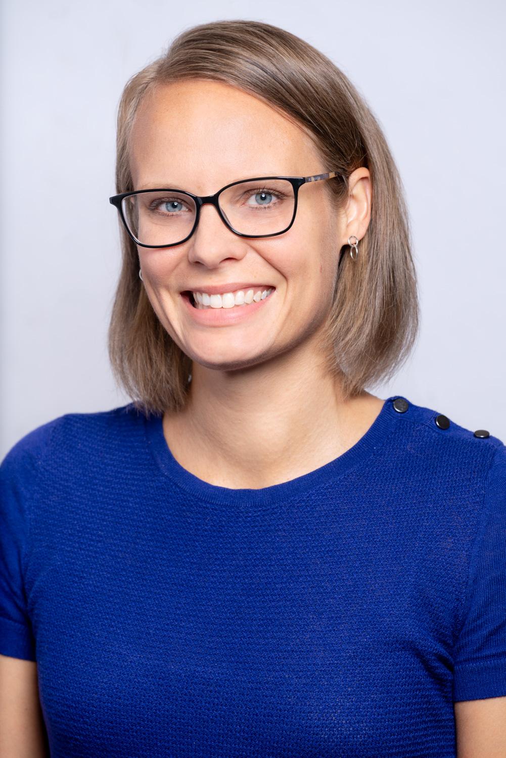 Headshot - Sarah McGrew